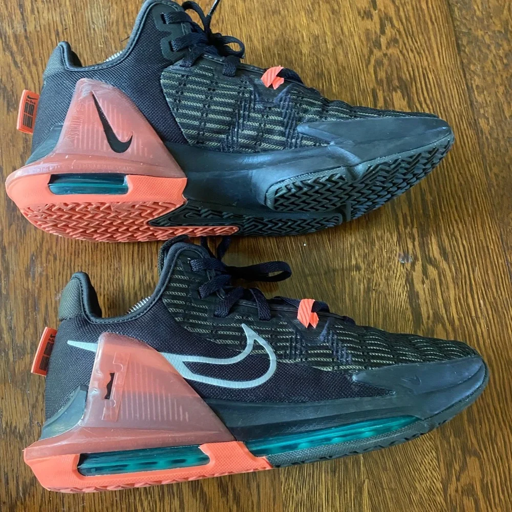 Nike Lebron Witness 6 Size 10 - Black Sequoia Crimson Pulse 2022 - Picture 2 of 5